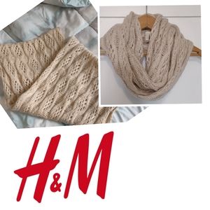 H&M tan knit infinity scarf